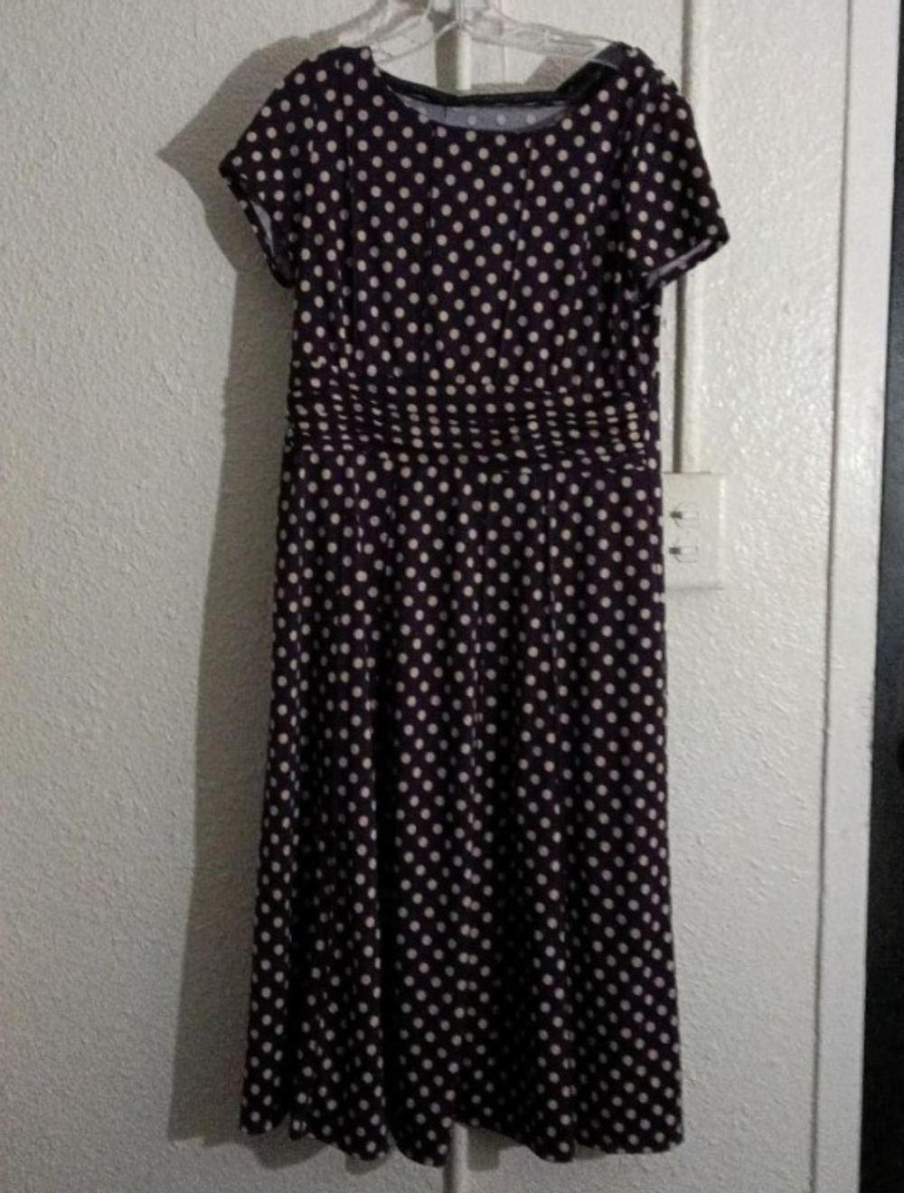 Perceptions New York Purple Dress with Tan Polka Dots Short Sleeve Midi Dress